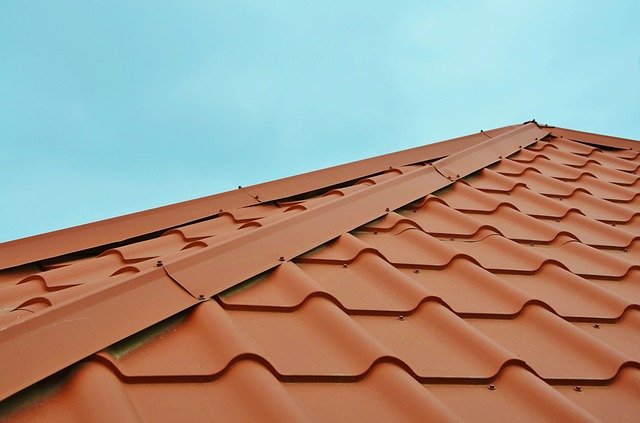 Pourquoi faire appel à un professionnel pour le nettoyage de toiture à Marmande ?