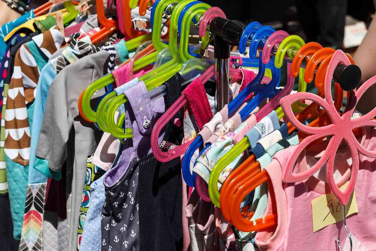 Enfant de 2 ans qui refuse de s&rsquo;habiller : c&rsquo;est normal